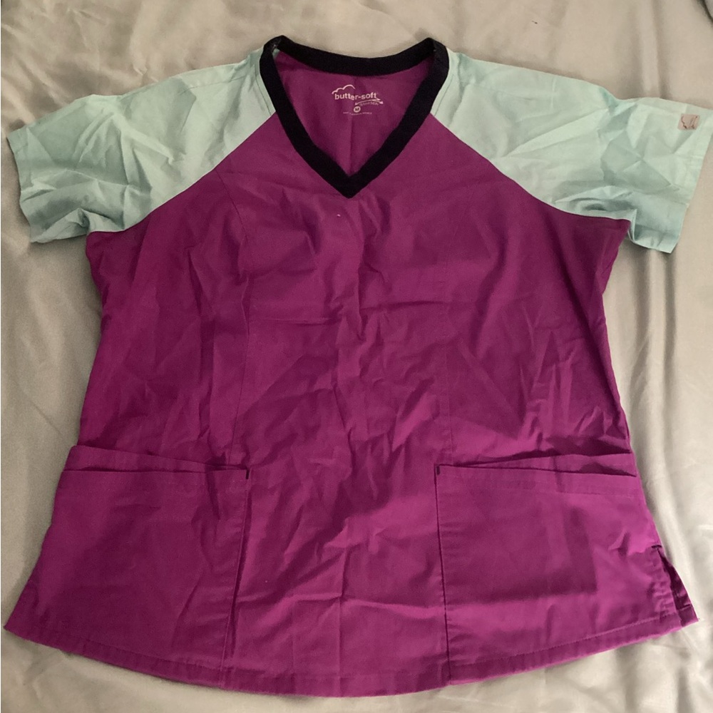 Buttersoft Color-Blocked Scrub Top